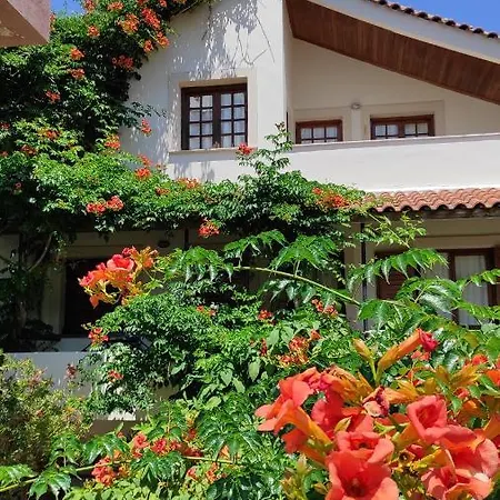 アパートホテル Staggia