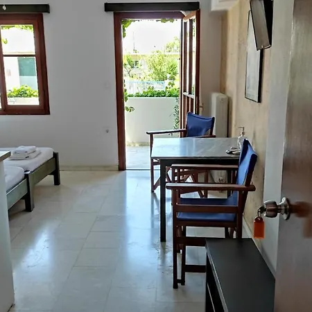 Staggia アパートホテル 3*